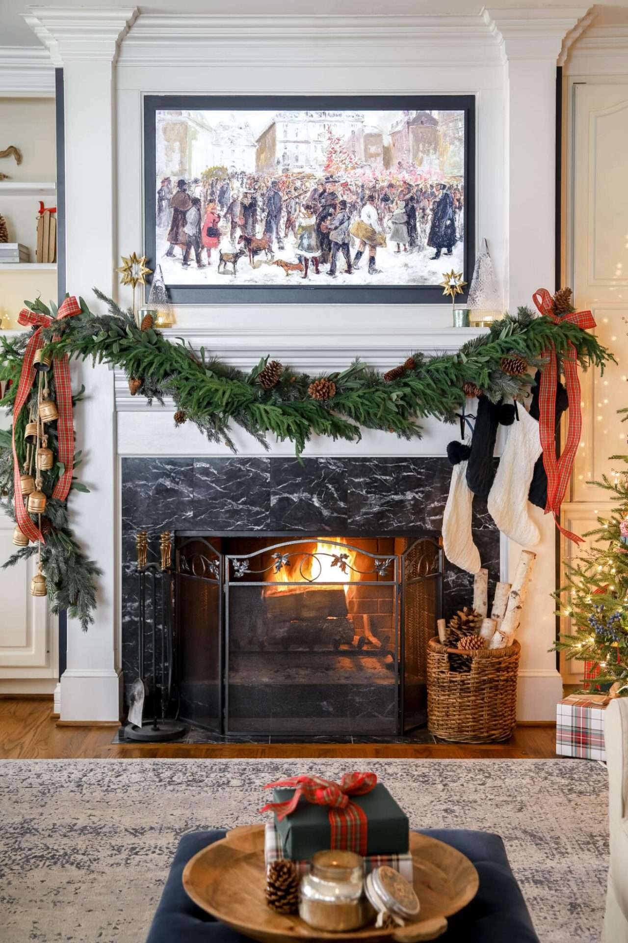 40+ Elegant Christmas Mantel Decor Ideas 4 40+ Elegant Christmas Mantel Decor Ideas bgybby scaled Christmas Mantel Decor