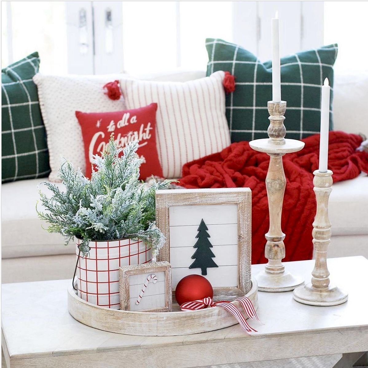 30 Cozy Christmas Coffee Table Decor Ideas You'll Love 78 30 Cozy Christmas Coffee Table Decor Ideas You'll Love christmas cofffee table decor ideasIMG 9204 Christmas Coffee Table Decor Ideas