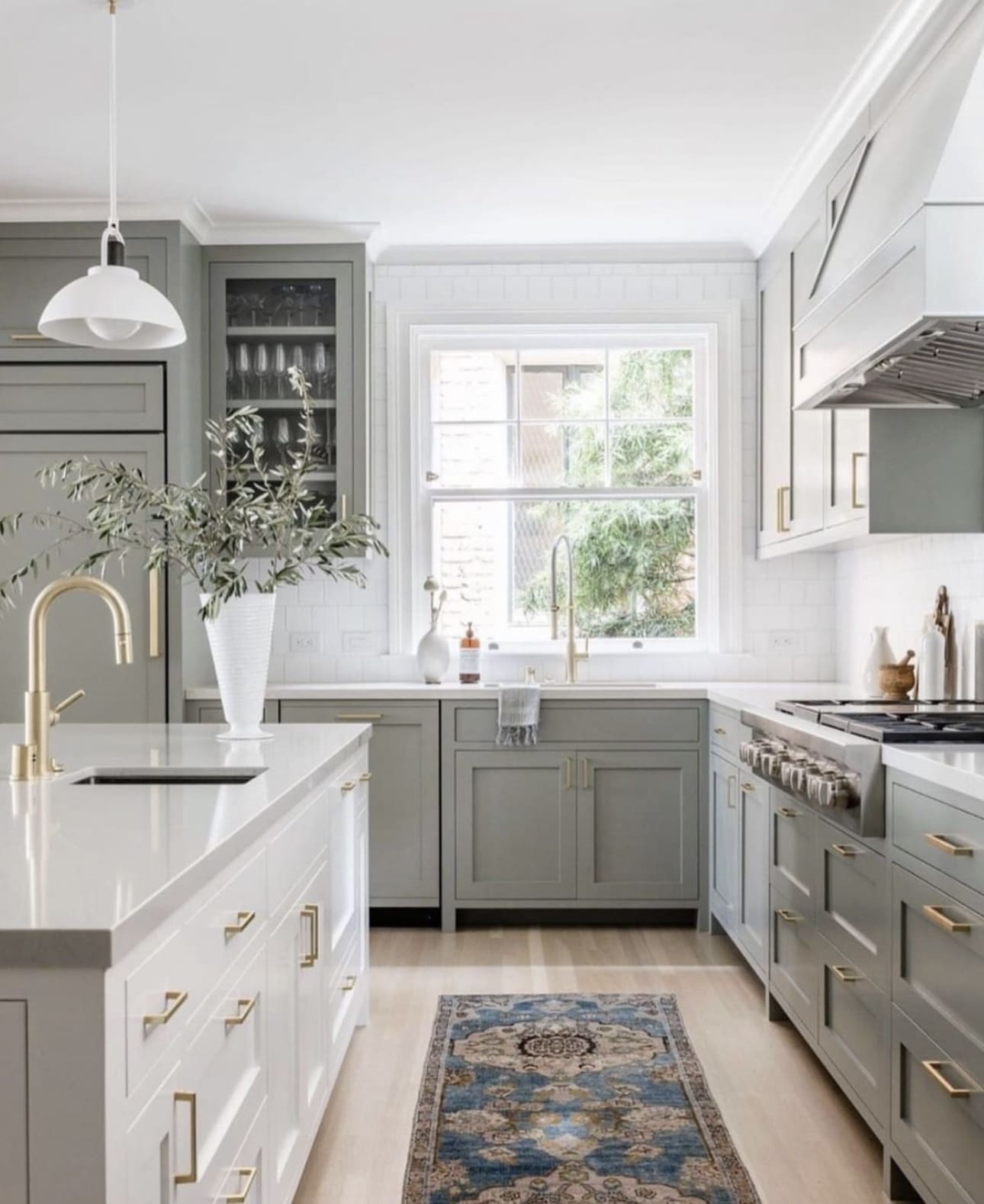 34 Beautiful Sage Green Kitchen Design Ideas to Inspire You 15 34 Beautiful Sage Green Kitchen Design Ideas to Inspire You White Kitchen Island and Sage Green Kitchen Cabinet