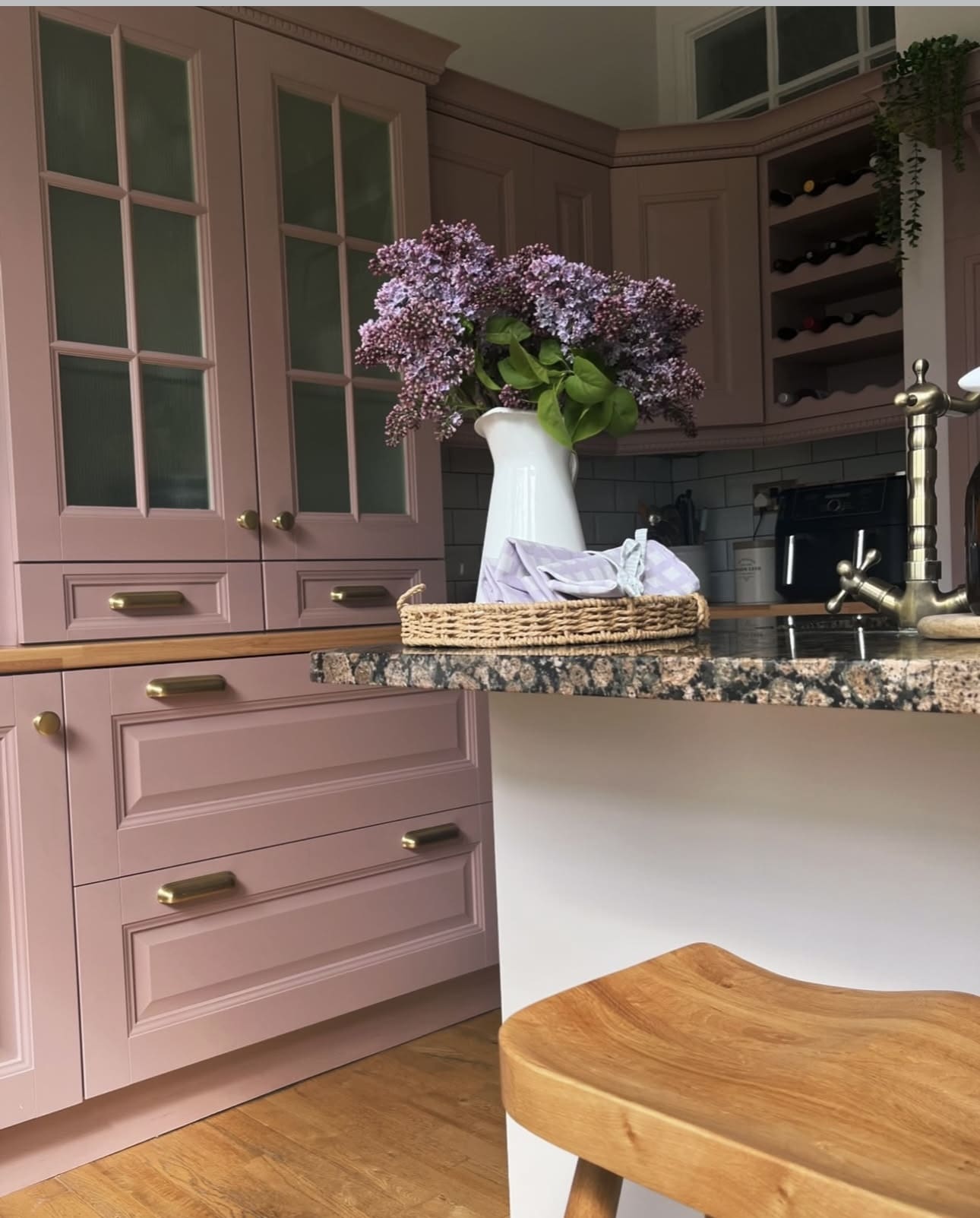 35 Stunning Pink Kitchen Design Ideas to Inspire You 93 35 Stunning Pink Kitchen Design Ideas to Inspire You IMG 1232 Pink Kitchen Design Ideas