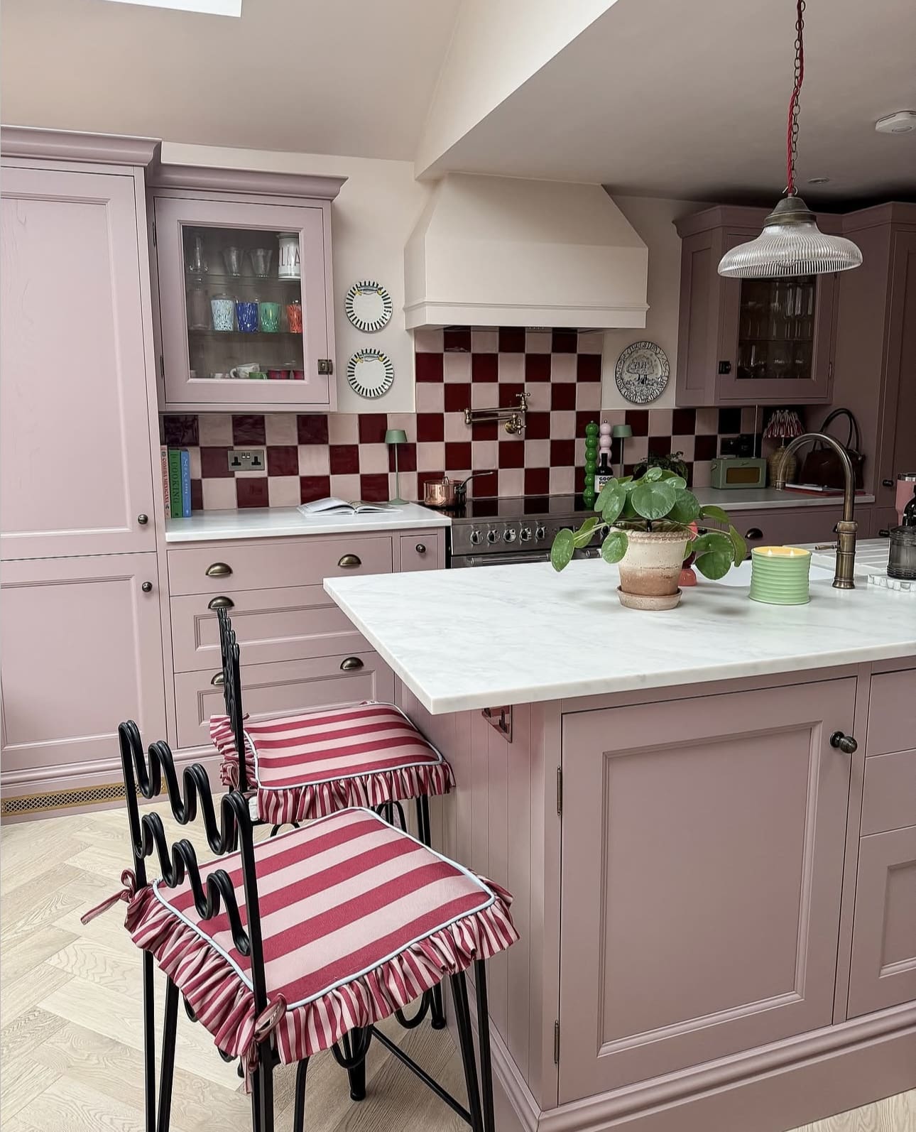35 Stunning Pink Kitchen Design Ideas to Inspire You 100 35 Stunning Pink Kitchen Design Ideas to Inspire You IMG 1250 Pink Kitchen Design Ideas