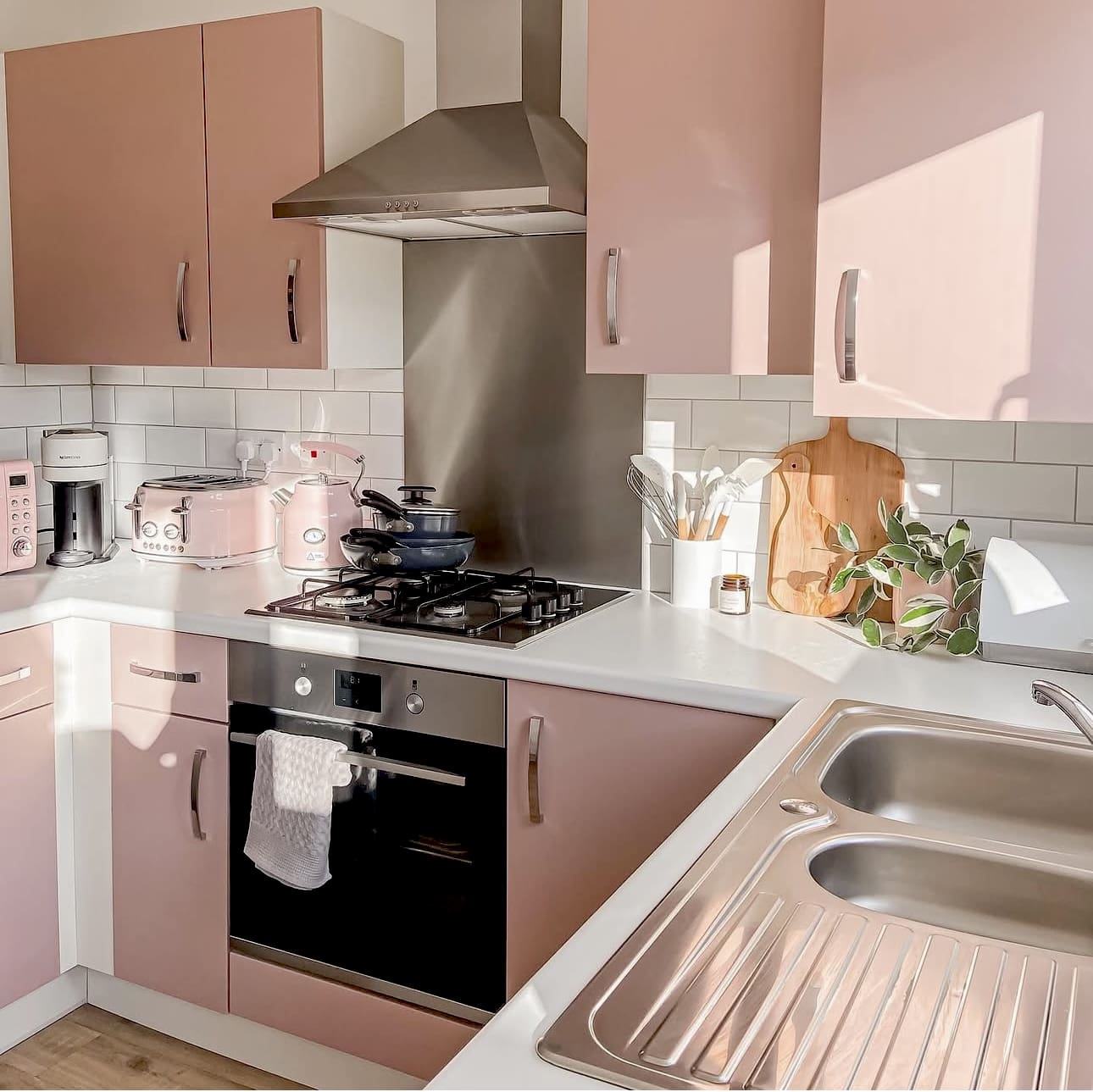 35 Stunning Pink Kitchen Design Ideas to Inspire You 95 35 Stunning Pink Kitchen Design Ideas to Inspire You IMG 1254 Pink Kitchen Design Ideas