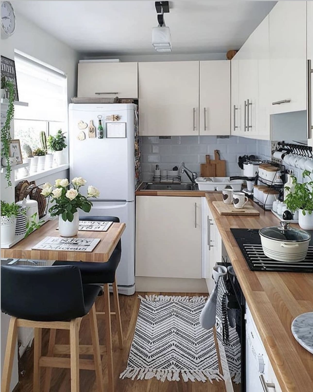 27 Genius Small Dining Room Ideas to Transform Your Space 80 27 Genius Small Dining Room Ideas to Transform Your Space IMG 3085 Small Dining Room Ideas