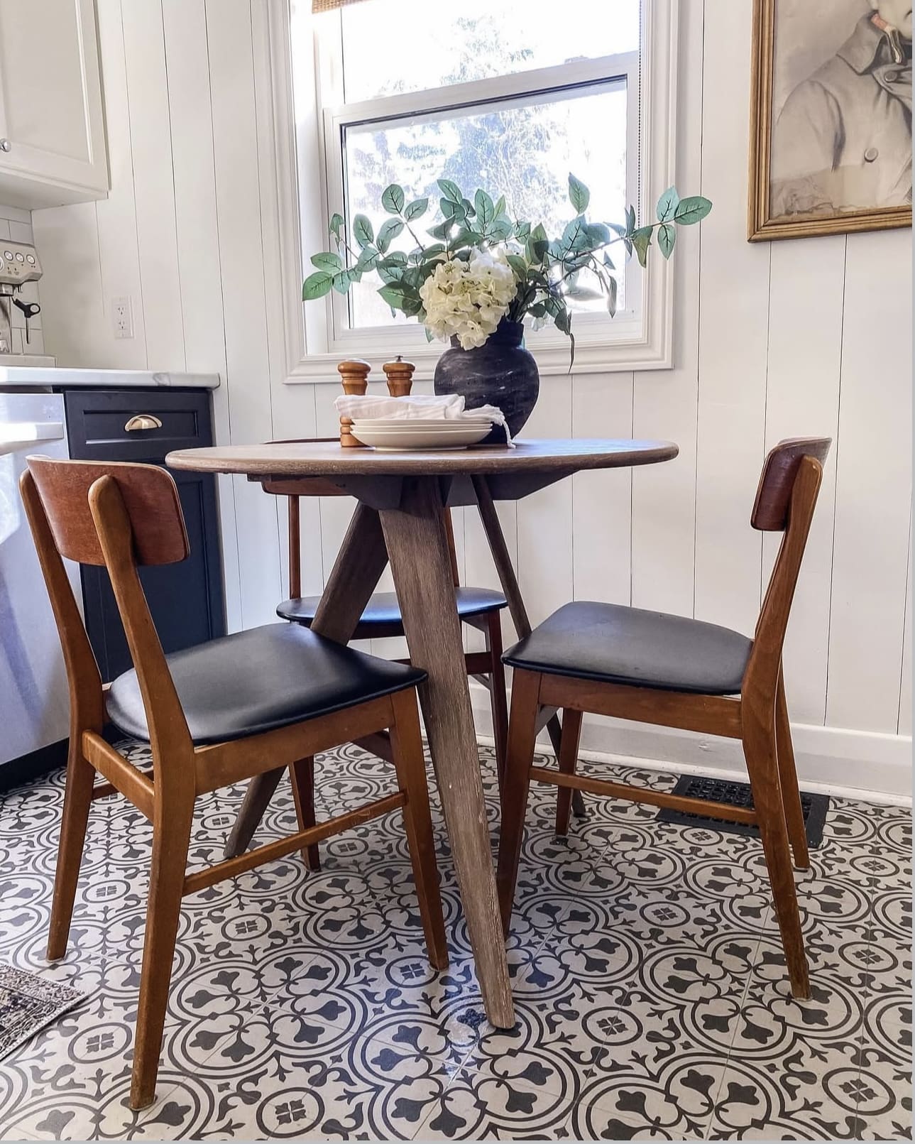 27 Genius Small Dining Room Ideas to Transform Your Space 58 27 Genius Small Dining Room Ideas to Transform Your Space IMG 3095 Small Dining Room Ideas