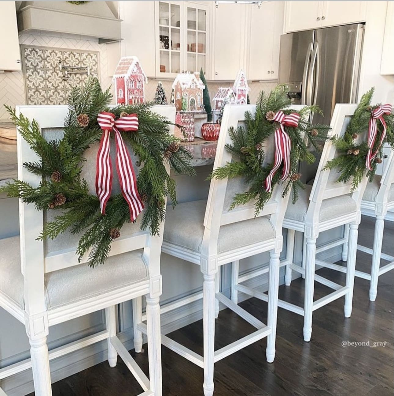 40 Christmas Kitchen Decor Ideas to Bring in the Holiday Spirit 103 40 Christmas Kitchen Decor Ideas to Bring in the Holiday Spirit IMG 7154 christmas kitchen decor ideas