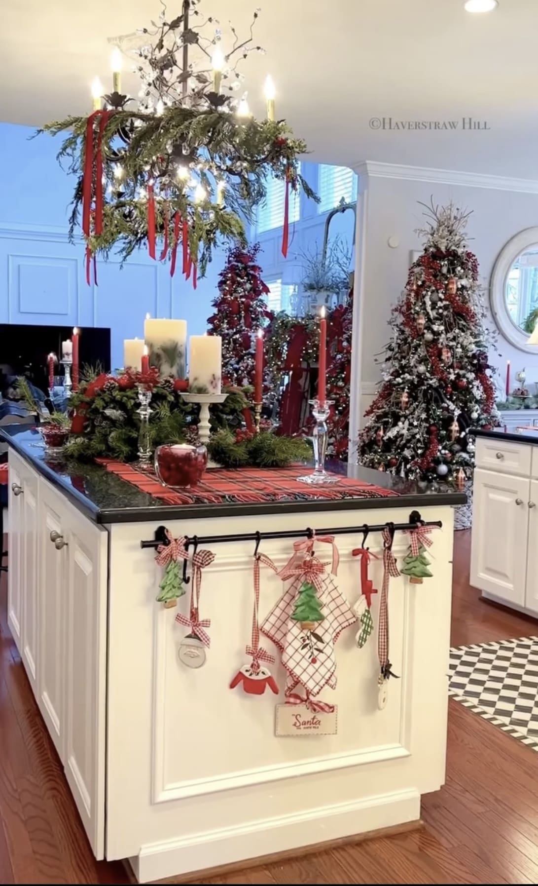 40 Christmas Kitchen Decor Ideas to Bring in the Holiday Spirit 114 40 Christmas Kitchen Decor Ideas to Bring in the Holiday Spirit IMG 7161 christmas kitchen decor ideas