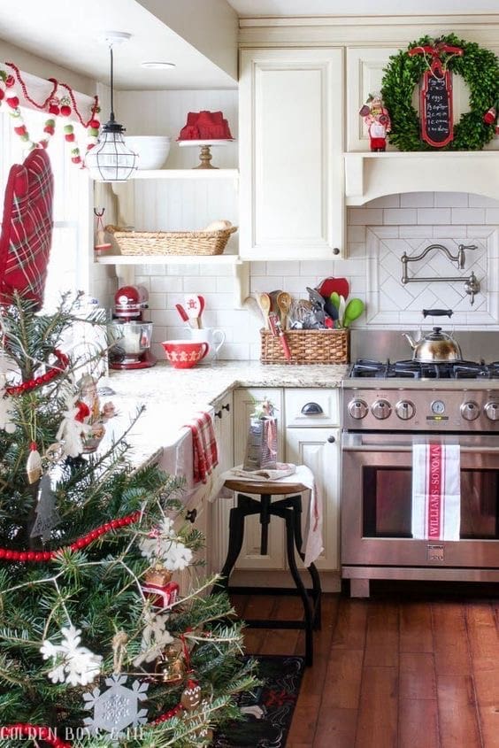 40 Christmas Kitchen Decor Ideas to Bring in the Holiday Spirit 102 40 Christmas Kitchen Decor Ideas to Bring in the Holiday Spirit IMG 7162 christmas kitchen decor ideas