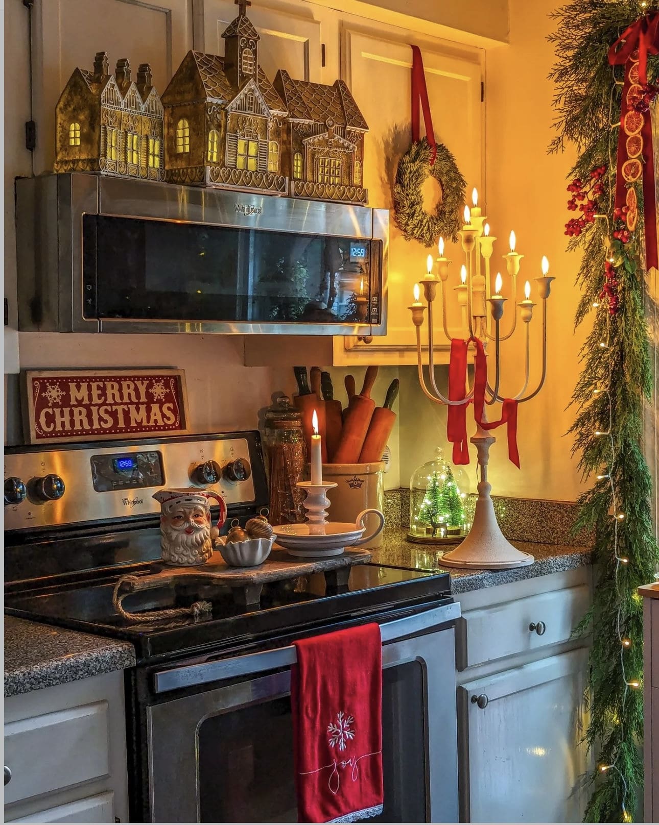 40 Christmas Kitchen Decor Ideas to Bring in the Holiday Spirit 123 40 Christmas Kitchen Decor Ideas to Bring in the Holiday Spirit IMG 7166 christmas kitchen decor ideas