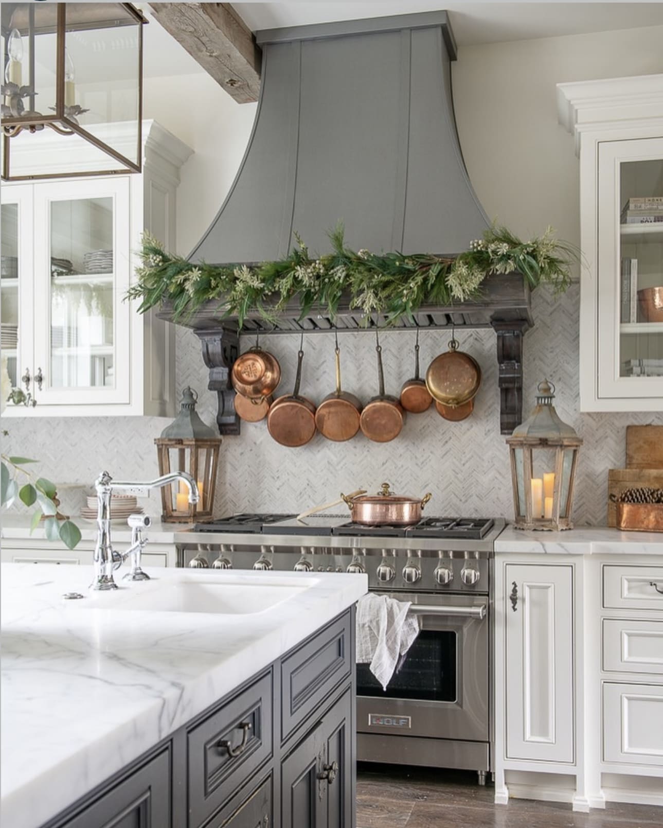 40 Christmas Kitchen Decor Ideas to Bring in the Holiday Spirit 96 40 Christmas Kitchen Decor Ideas to Bring in the Holiday Spirit IMG 7179 christmas kitchen decor ideas