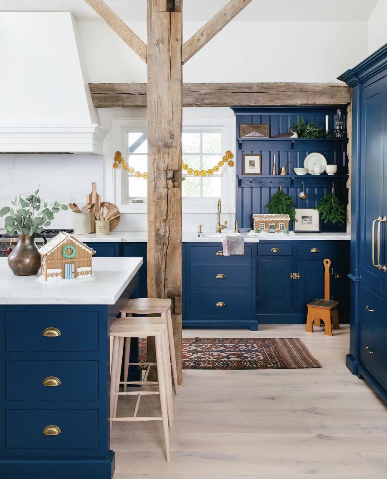 40 Christmas Kitchen Decor Ideas to Bring in the Holiday Spirit 122 40 Christmas Kitchen Decor Ideas to Bring in the Holiday Spirit IMG 7183 christmas kitchen decor ideas