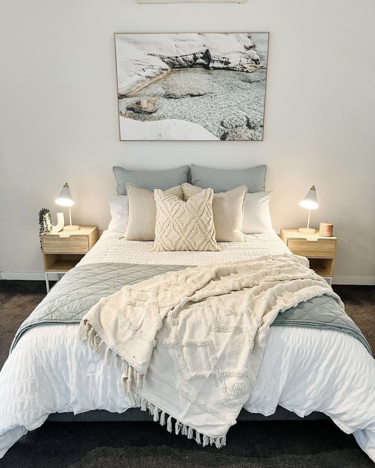 29 Soothing Coastal Bedroom Ideas For A Lush Escape 65 29 Soothing Coastal Bedroom Ideas For A Lush Escape IMG 9813 Coastal Bedroom Ideas