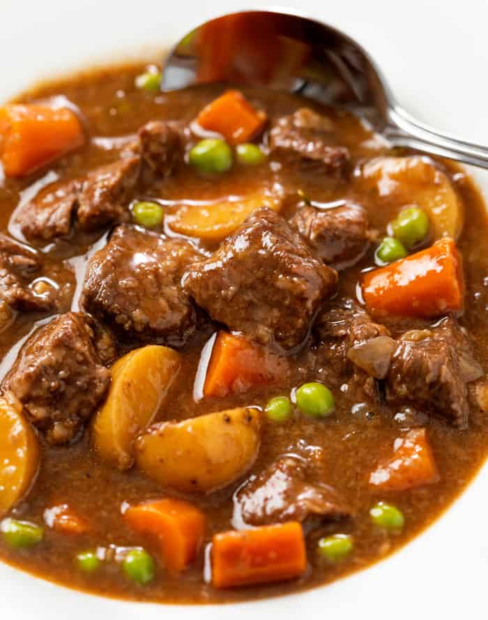 30 Easy & Romantic Valentine’s Dinner Ideas for Couples 80 30 Easy & Romantic Valentine’s Dinner Ideas for Couples Slow Cooker Beef Stew Recipe Valentine’s Dinner Ideas