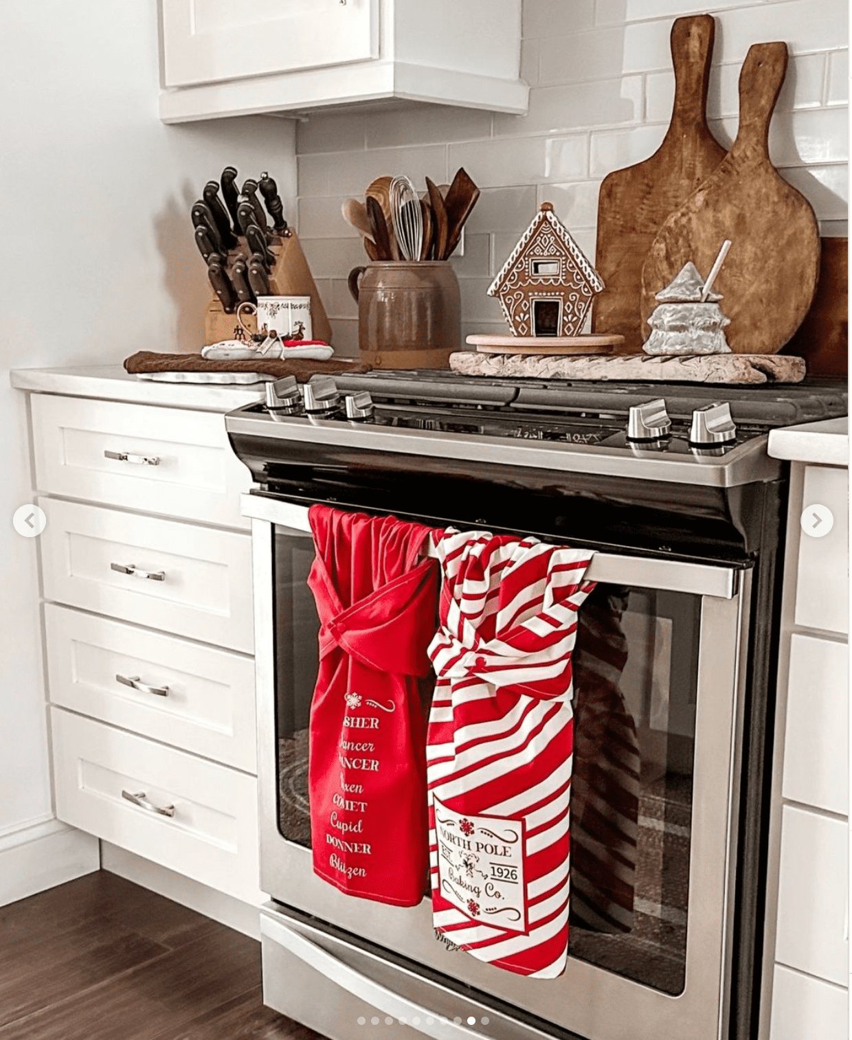 40 Christmas Kitchen Decor Ideas to Bring in the Holiday Spirit 94 40 Christmas Kitchen Decor Ideas to Bring in the Holiday Spirit Screenshot 2024 10 28 at 11.15.30 christmas kitchen decor ideas