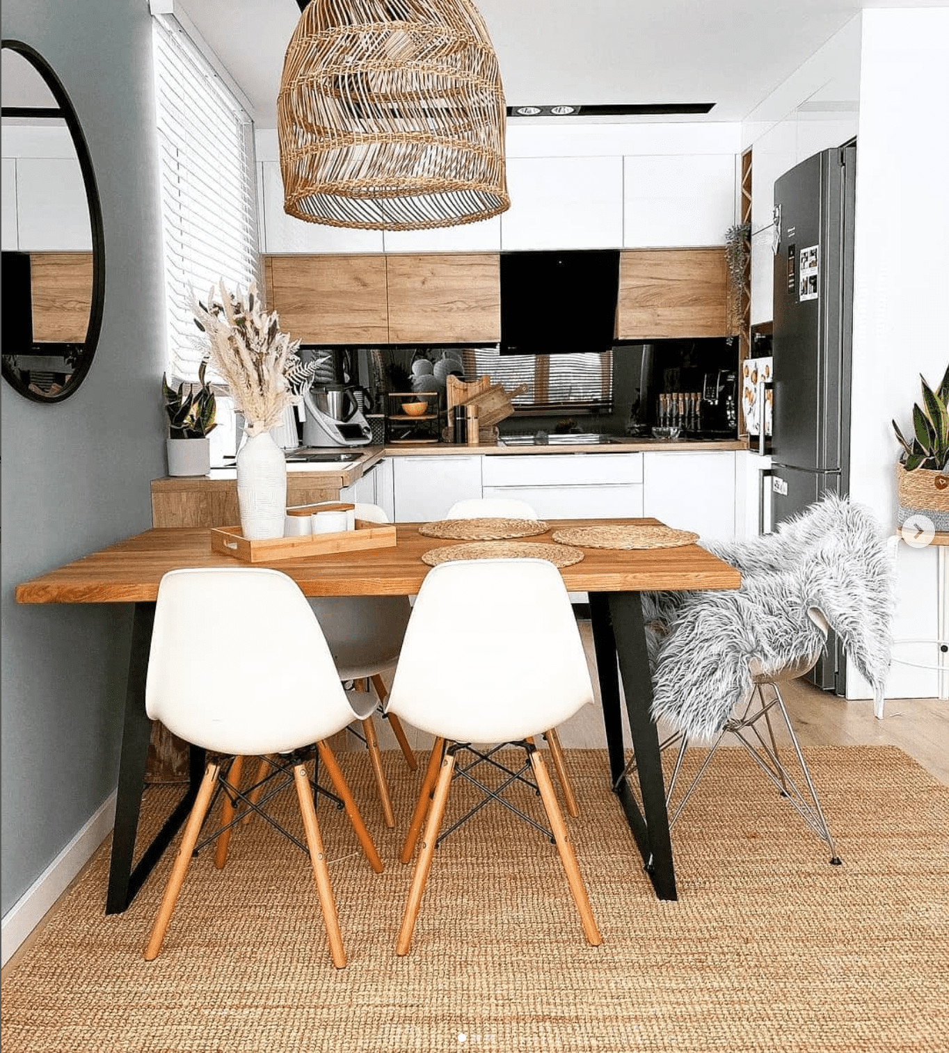 27 Genius Small Dining Room Ideas to Transform Your Space 69 27 Genius Small Dining Room Ideas to Transform Your Space Screenshot 2025 01 21 at 11.39.41 Small Dining Room Ideas