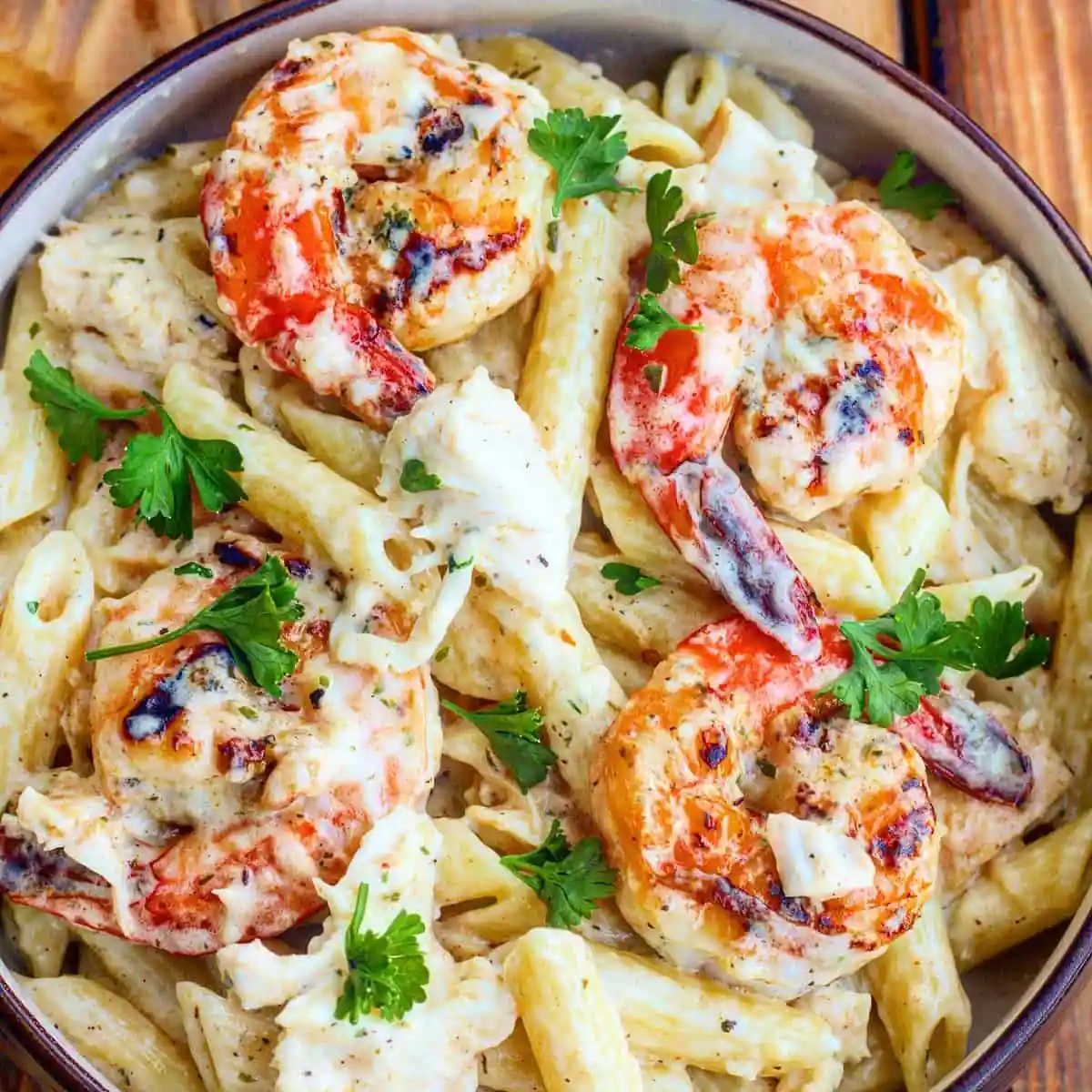 30 Easy & Romantic Valentine’s Dinner Ideas for Couples 82 30 Easy & Romantic Valentine’s Dinner Ideas for Couples creamy shrimp and chicken alfredo 3 scaled 1 Valentine’s Dinner Ideas