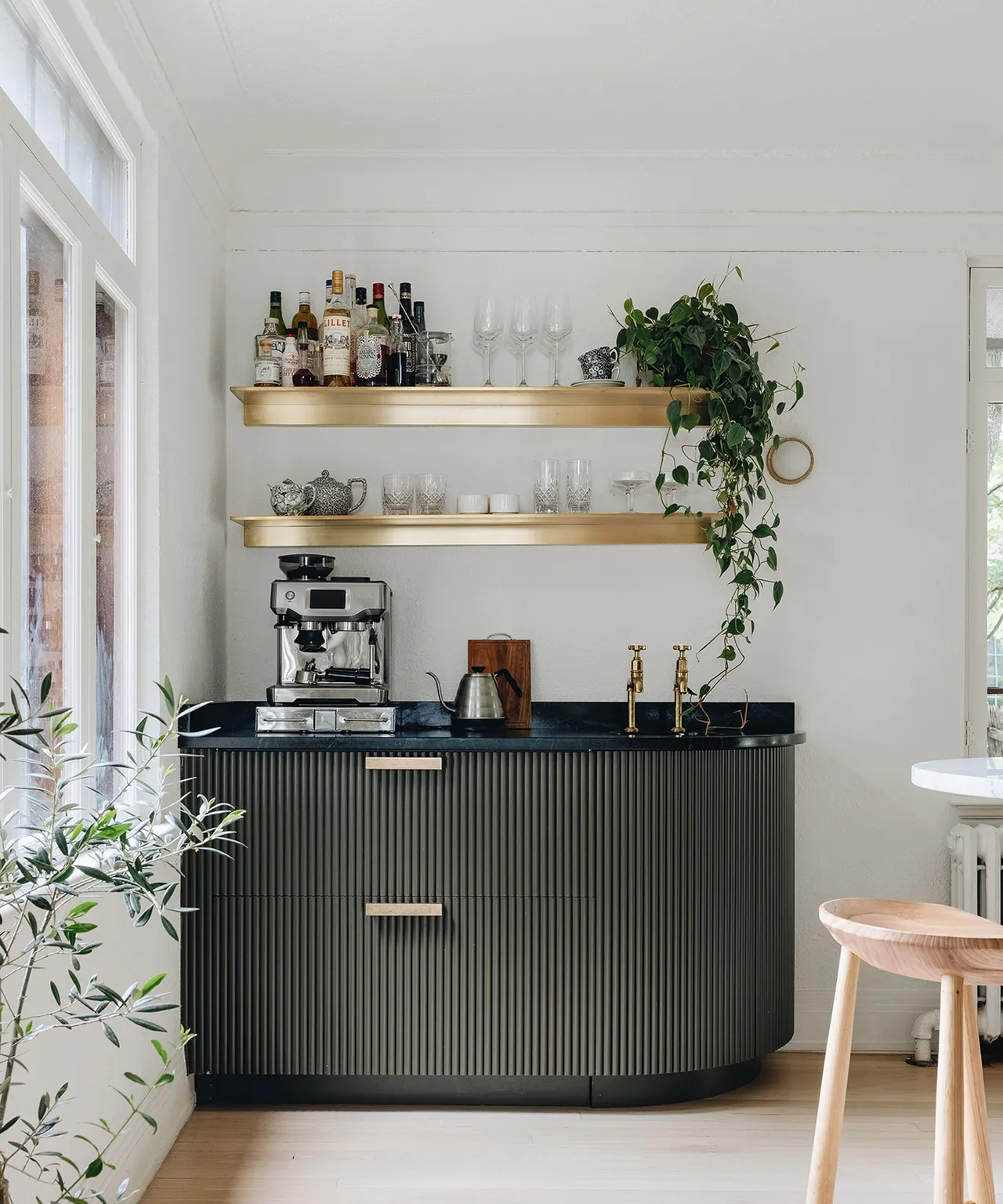 40 Coffee Bar Ideas to Espresso Your Style at Home 33 40 Coffee Bar Ideas to Espresso Your Style at Home YV6VgCqz3xnKQa9LkSsnsY 1280 80.jpg coffee bar ideas